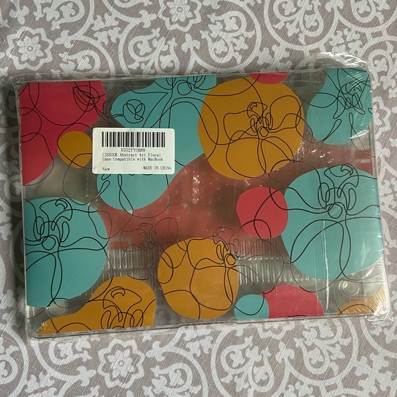 Amazon CISSOOK MacBook Air 13 inch hard shell case - Picture 3 of 4